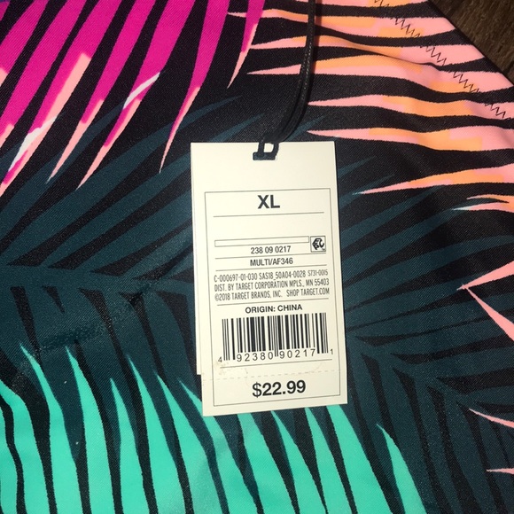 Swimsuit - Picture 7 of 7